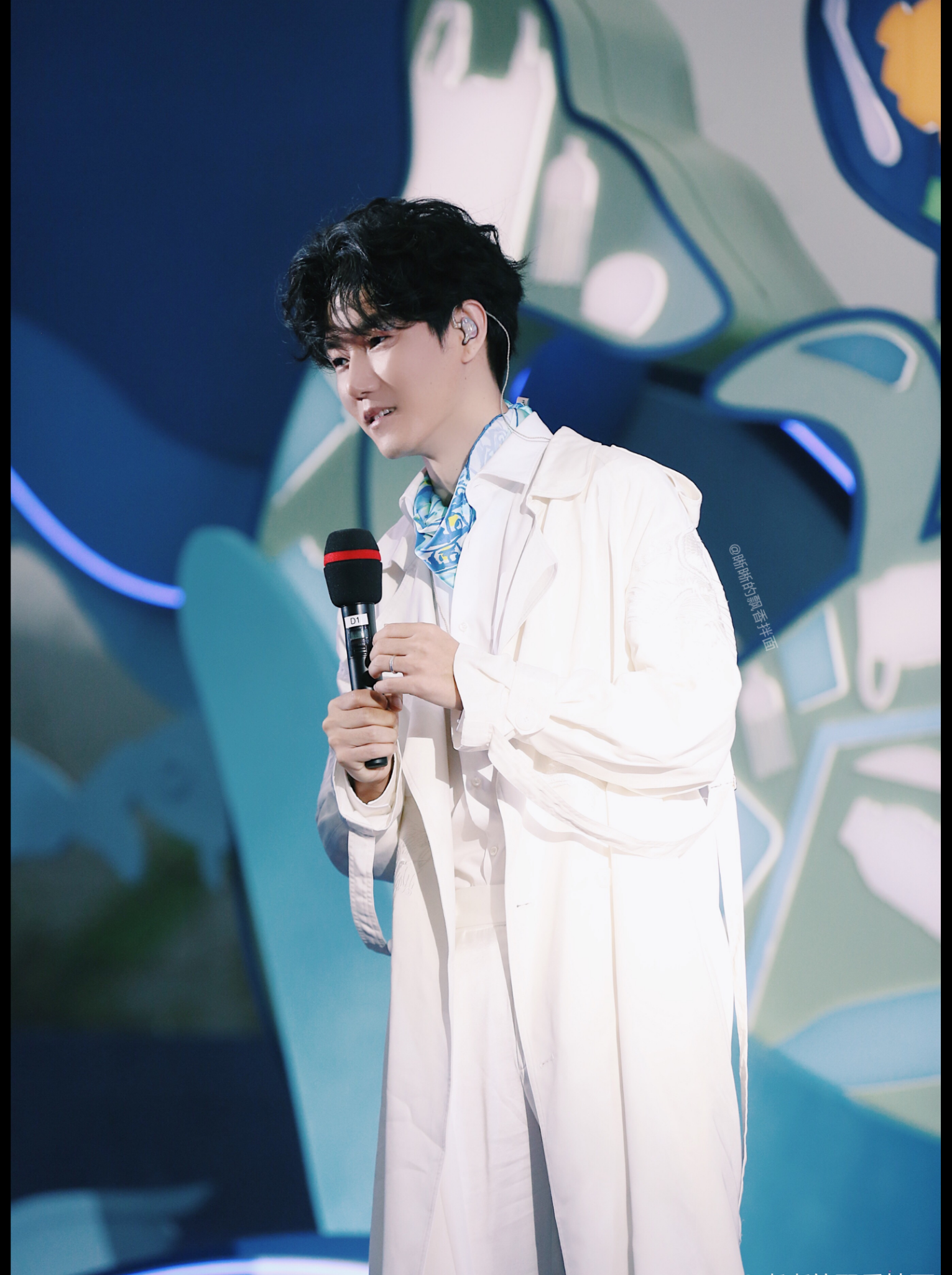 男低音歌手王晰美图