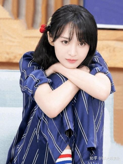 投资人希望郑爽承担千万ai换脸费,网友却心疼她,观众缘是玄学