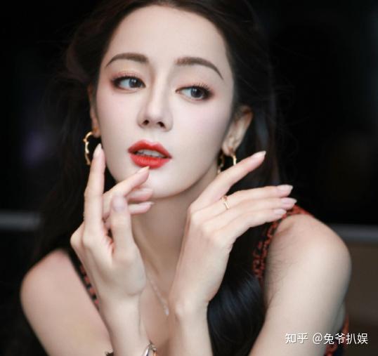 于适捡漏歪屁股代言黄晓明私生活放纵李一桐卖弄人设翻