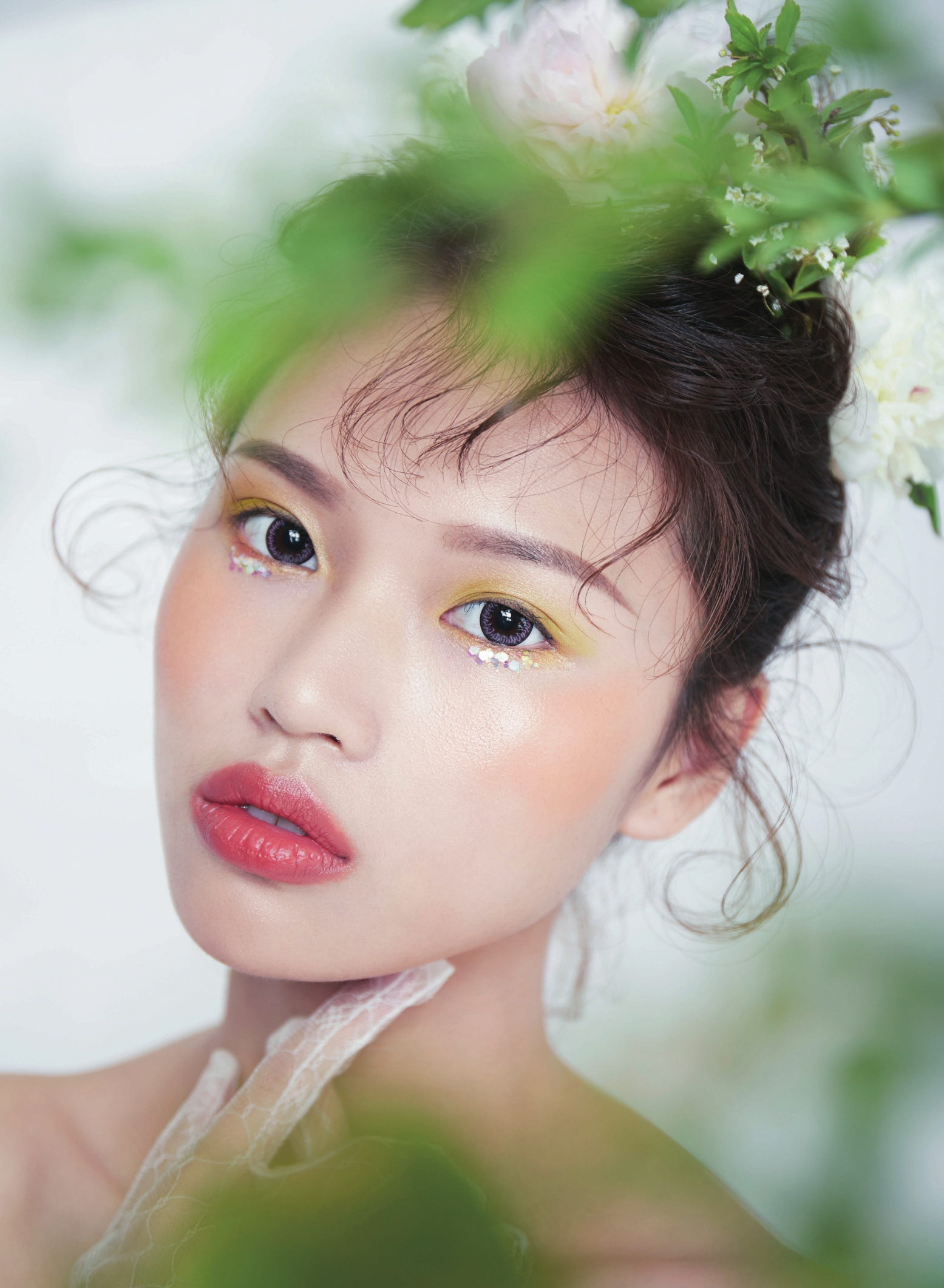 夏日清新鲜花新娘妆容