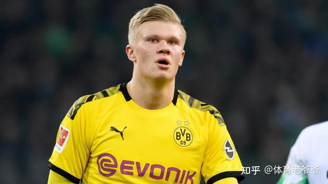 哈兰德,曾经效力过诺丁汉森林,利兹联以及曼城,曾经还和曼联功勋罗伊