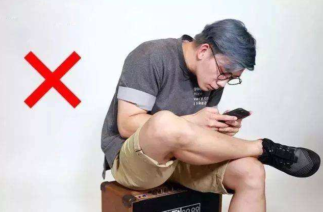 25岁年轻人玩手机玩到瘫痪年轻人如何保护颈椎