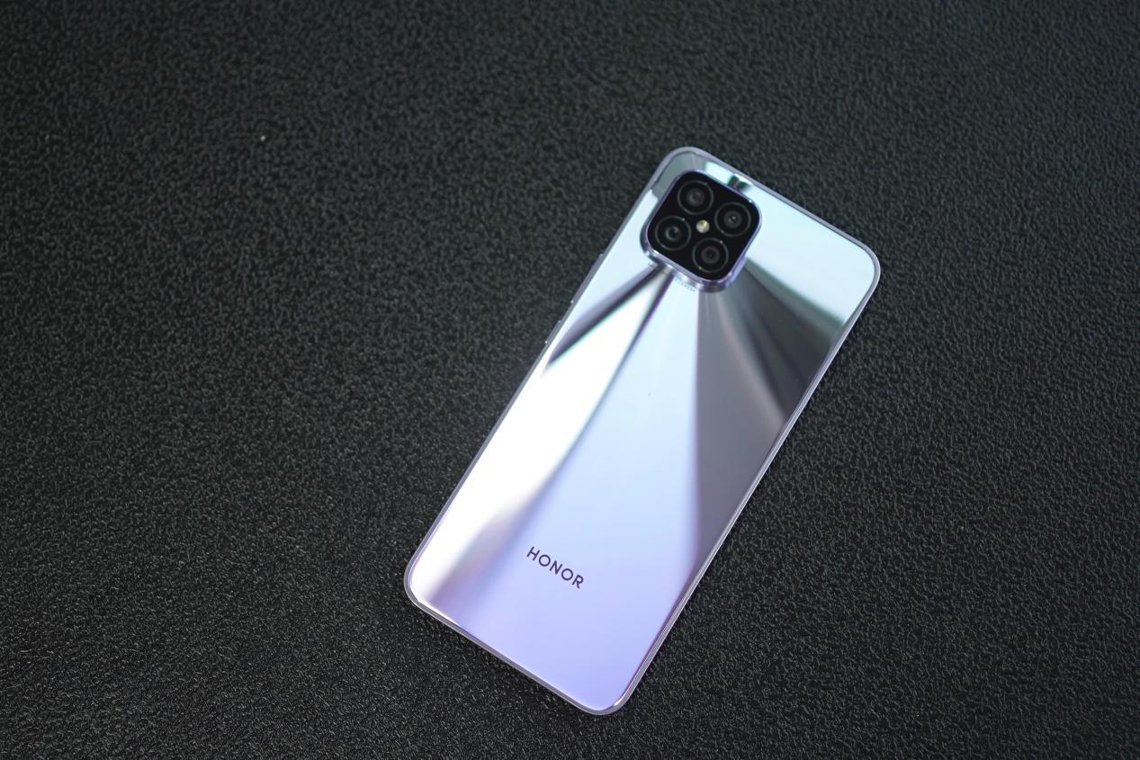 荣耀play5首发评测同档位最佳快充体验