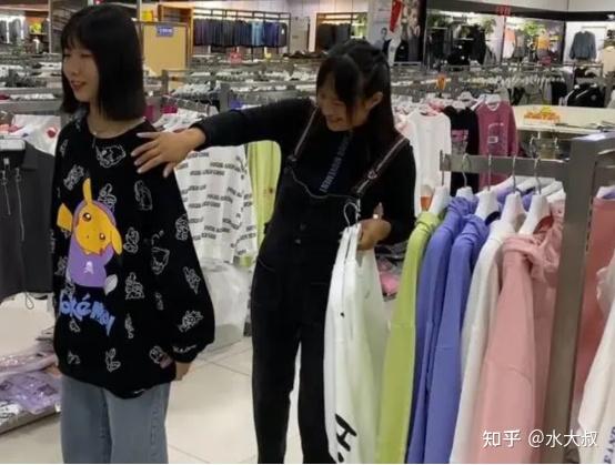 买衣服不会砍价?内行人教你,只需说出4句话老板绝不敢要高价! - 知乎