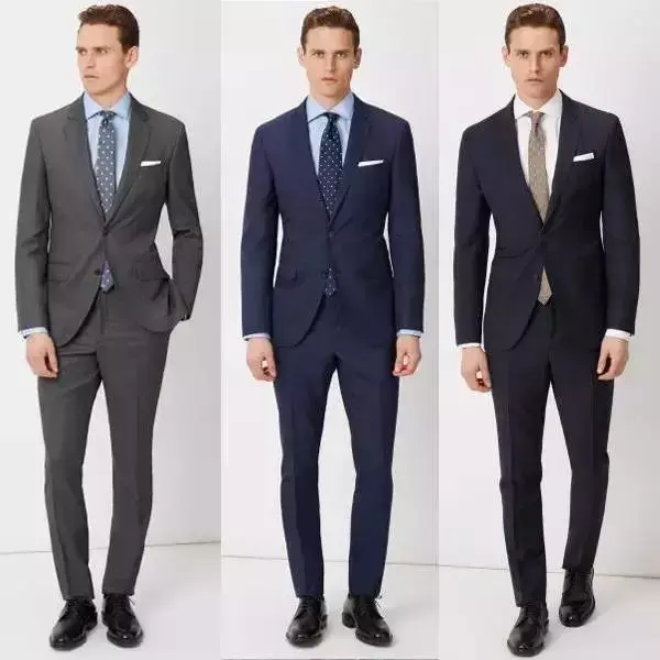 为了给面试官一种稳重可靠的感觉,西装的颜色最好选择保守的深色系