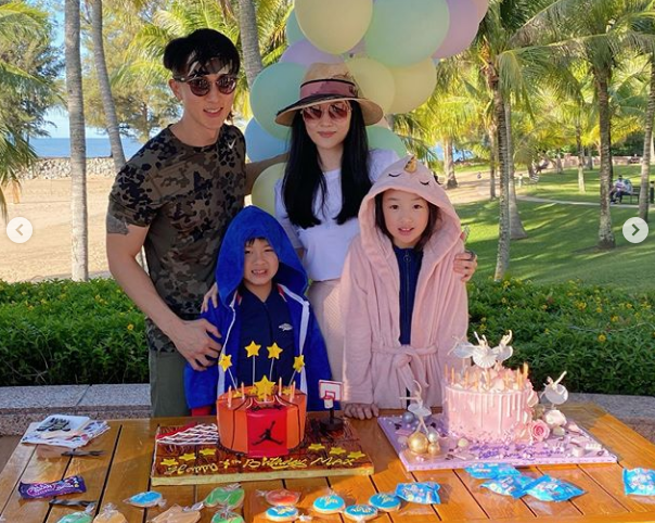10月是吴尊一家四口的生日月,前几天吴尊连续晒出与老婆儿女庆祝生日