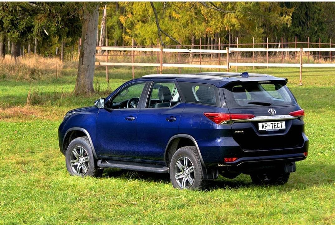 实拍2021款丰田穿越者造型小改配置升级产品力更强