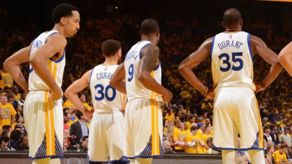 如何评价 2017 年夏季转会期杜兰特降薪续约,留