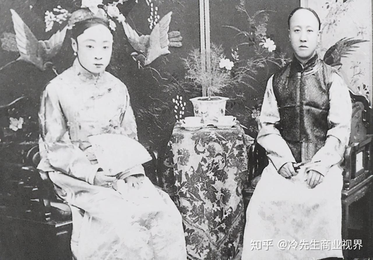 1902年,19岁的载沣被太后慈禧指婚,新娘是苏完瓜尔佳氏幼兰,她是军机