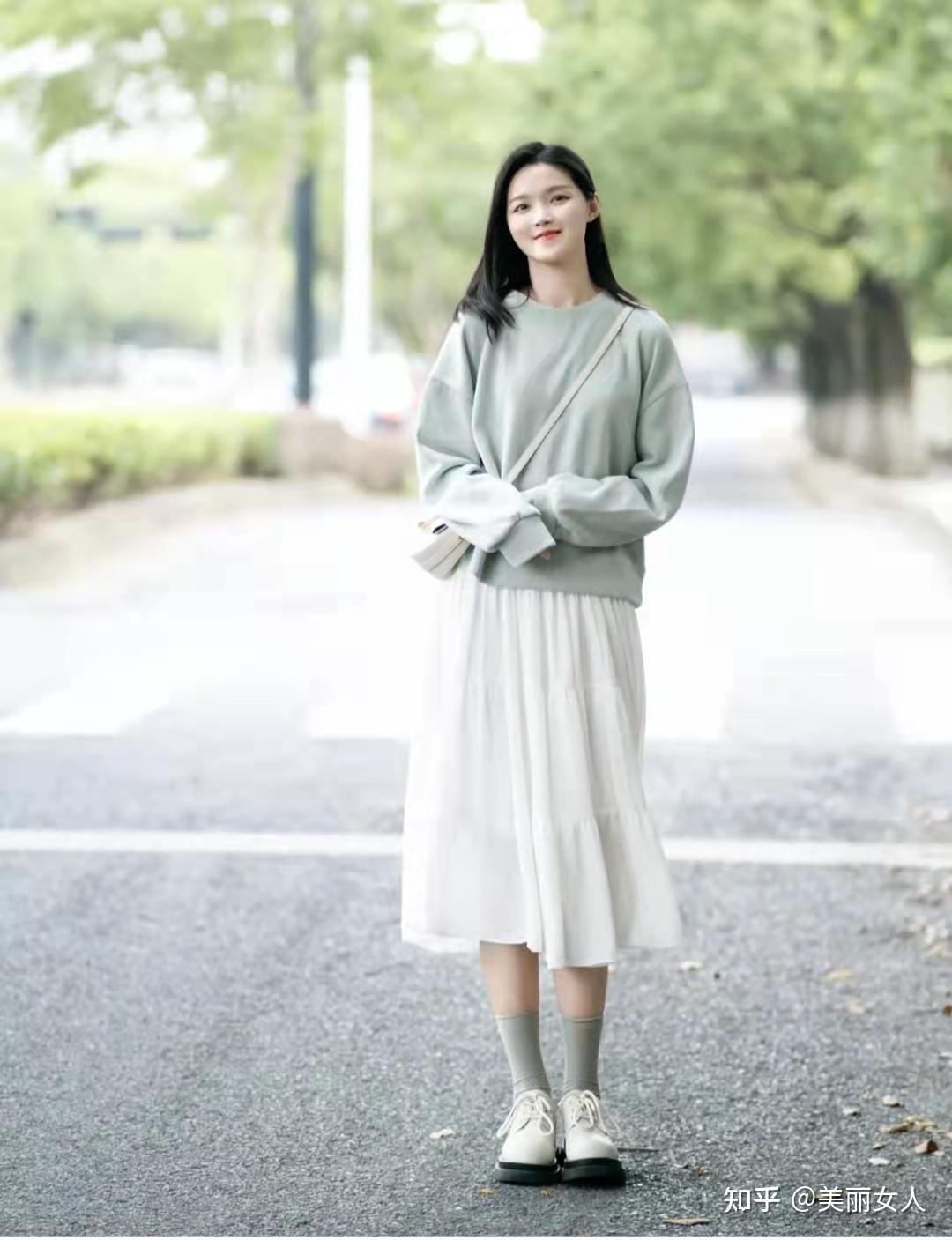 卫衣配裙子怎么穿搭好看