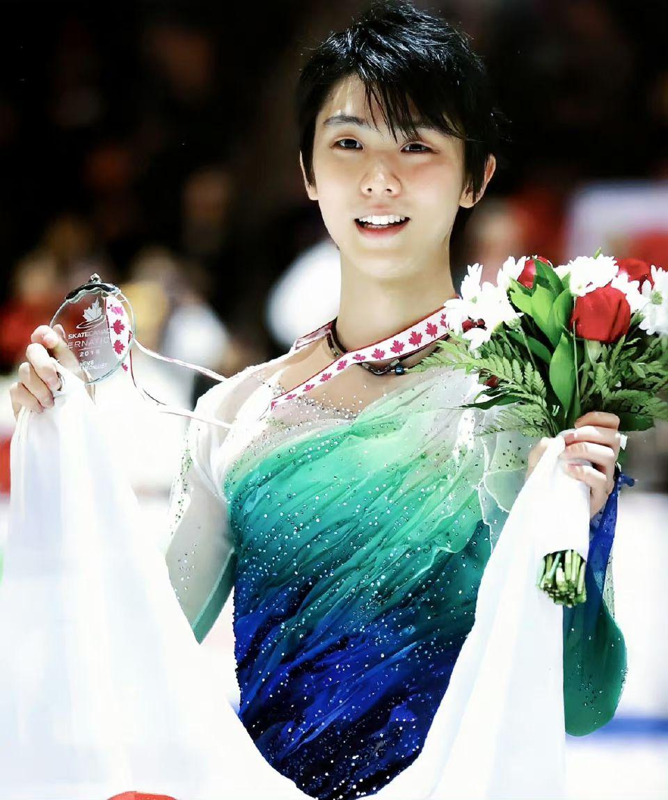 羽生结弦翻盘金牌后补拍颁奖仪式