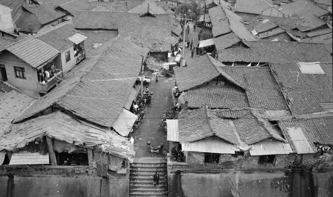 成都市区共有5座清真寺:图为人民南路广场的清真古寺80年代你可曾记得