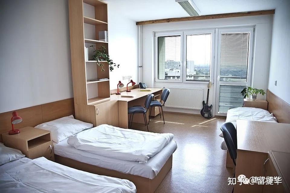 塞扎瓦宿舍:双人间(两间客房设有共用小厨房,卫生间和浴室),单人间