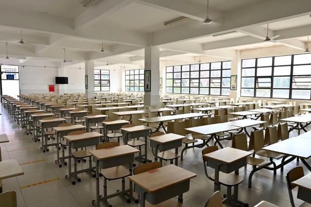 率全国之先,"两自一包"改革引领学校——川大附中西区