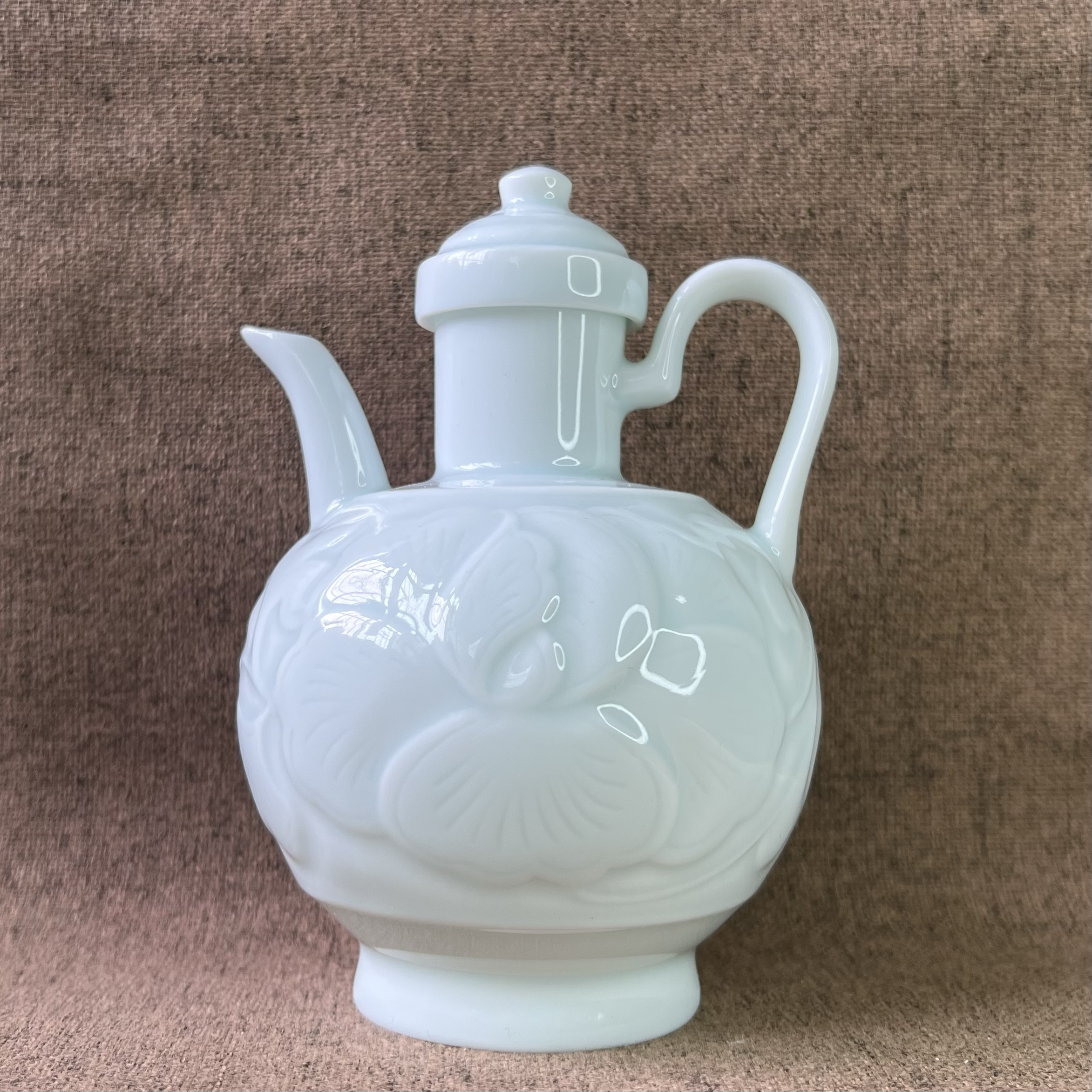 好酒怎可少酒具搭配,意叁陶瓷手工湖田影青莲花浮雕温酒壶 - 知乎