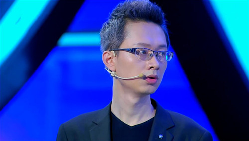 贾立平,男,江苏卫视真人秀节目《最强大脑》参赛选手.