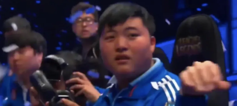 电竞俱乐部rng欠款千万濒临破产赞助曾拿到手软如今学东方甄选带货