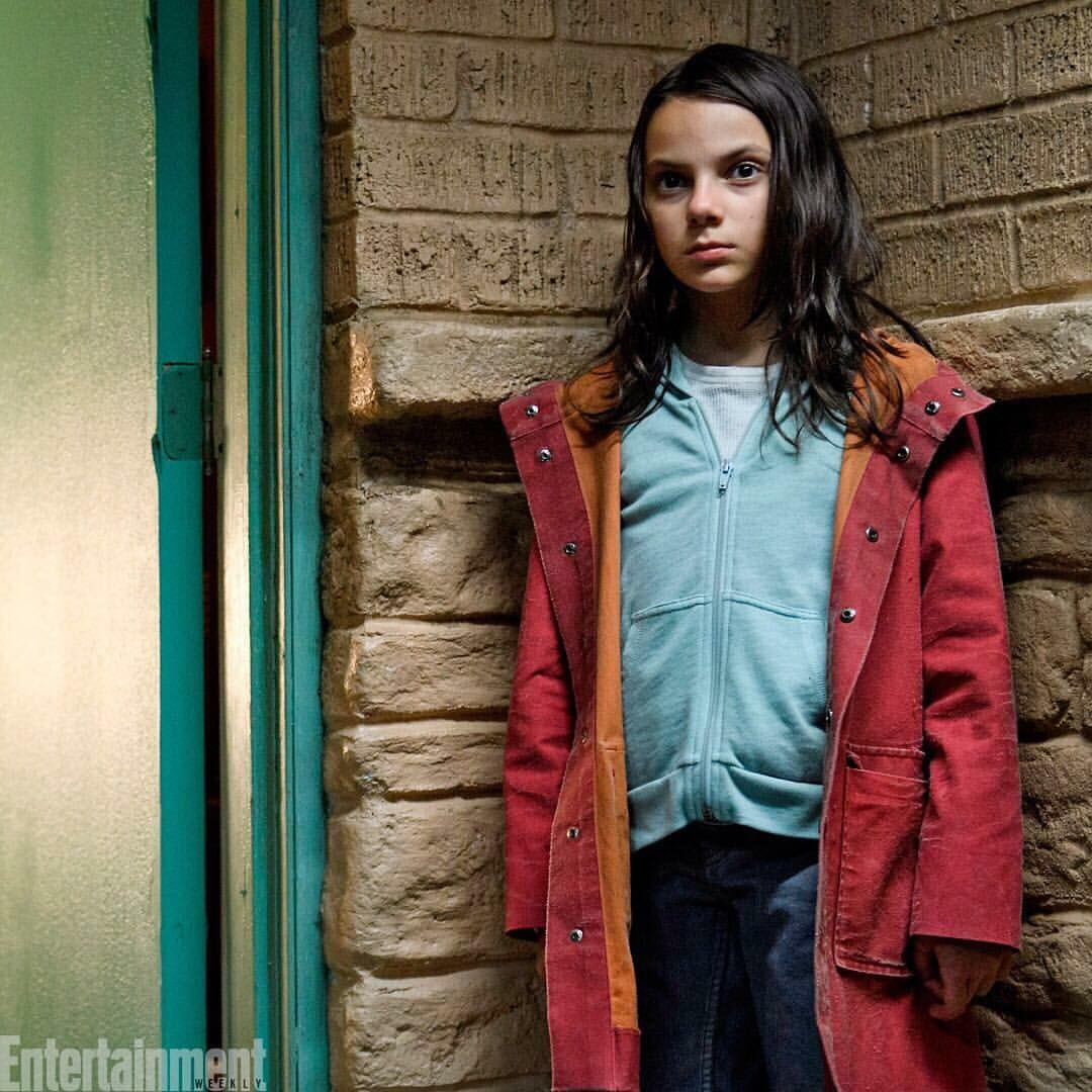 请问一下有达芙妮基恩的壁纸吗