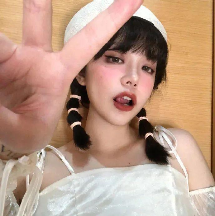 头像女生想把这一年所有的浪漫温柔和爱都送给冬天