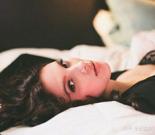 适合三四十岁女士看的短句文案(三十岁女人的最火文案)