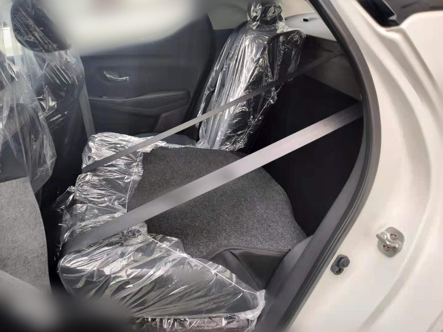 版,7台是指导价113900的自动炫酷版,2台是指导价95900的手动时尚版