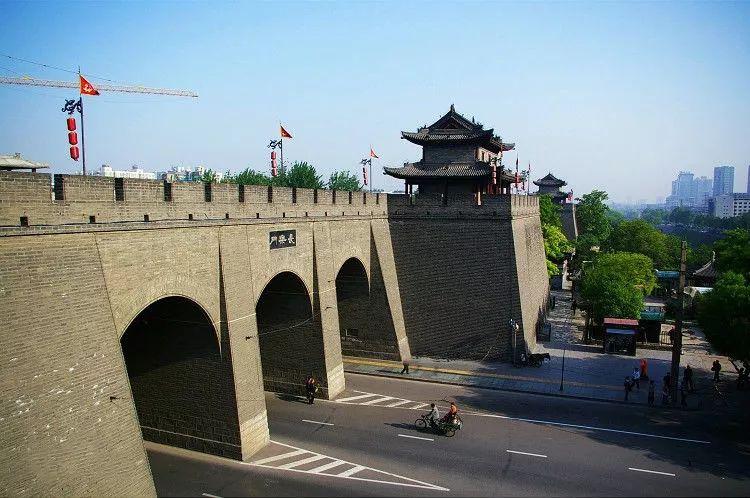 西安解放门城墙图片