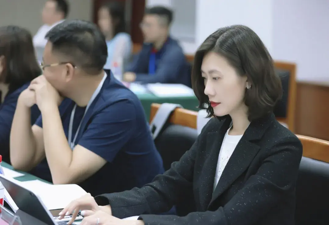 青创智慧张萌史上最全面的25种思维一次讲给你听