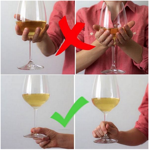 四:注意倒酒姿势正确倒酒方法是让酒标的正面朝上,一手托酒,一手控制
