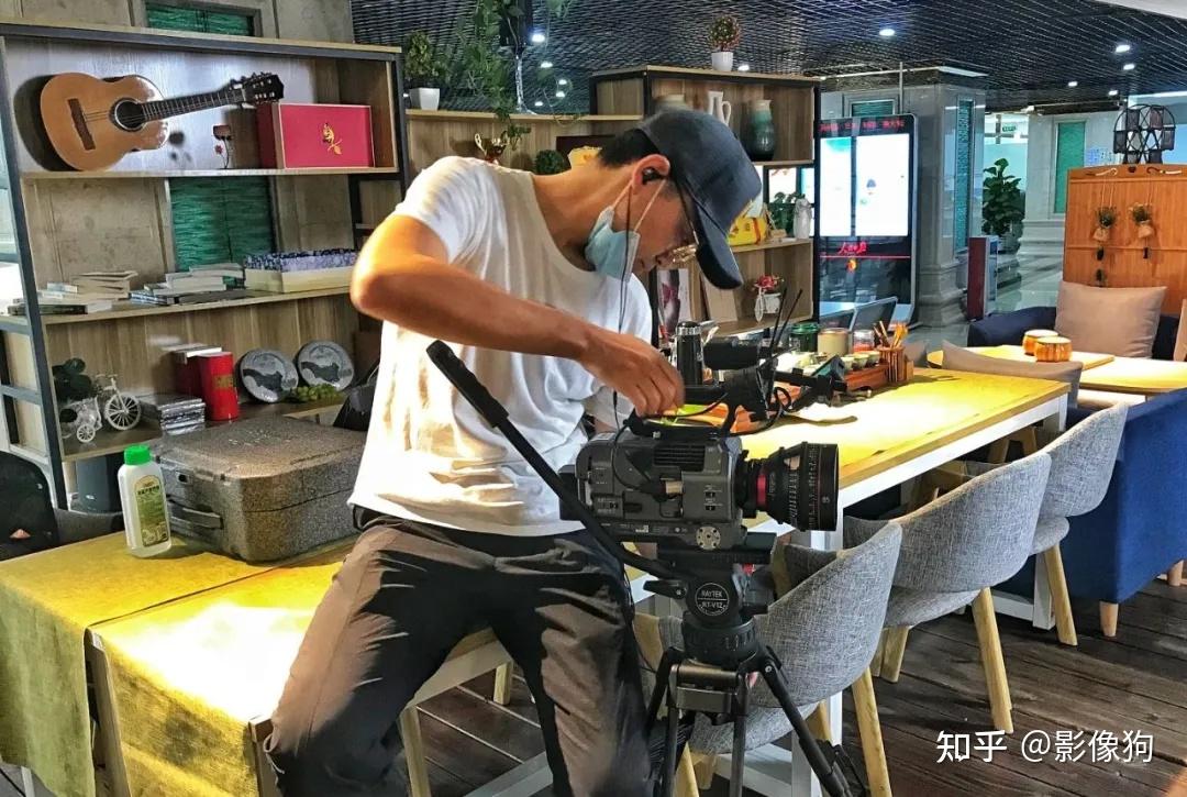 电视台老鸟用什么摄影机?答:索尼fx9 - 知乎