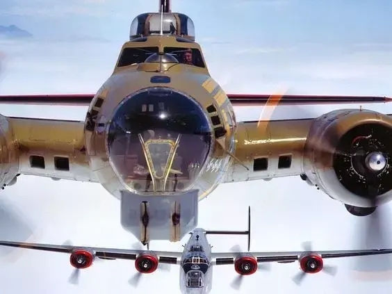 二战后统计,b-17投弹58万吨,b-24投弹41万吨,美军其他轰炸机投弹42万