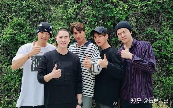 Exo队长入伍 张艺兴隔空送祝福 金钟大久违现身尽显 团魂 金俊勉入伍 美尼网