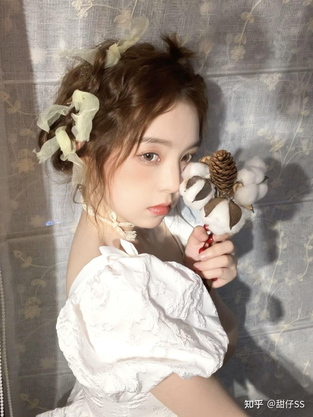 手机自拍洛丽塔纯欲少女写真胶片滤镜教程