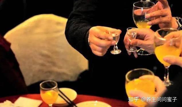 山东一男子饮酒过量死亡,6名“酒友”被判共同赔27万,劝酒者要慎重 - 知乎