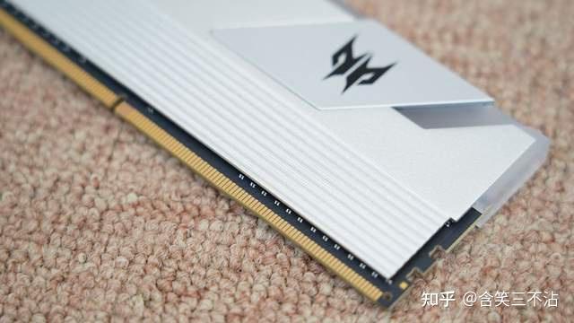 艾尔登法环太火了,于是打造了一台能在4K分辨率下畅玩它的黑白主机 第12张 艾尔登法环太火了,于是打造了一台能在4K分辨率下畅玩它的黑白主机 第12张