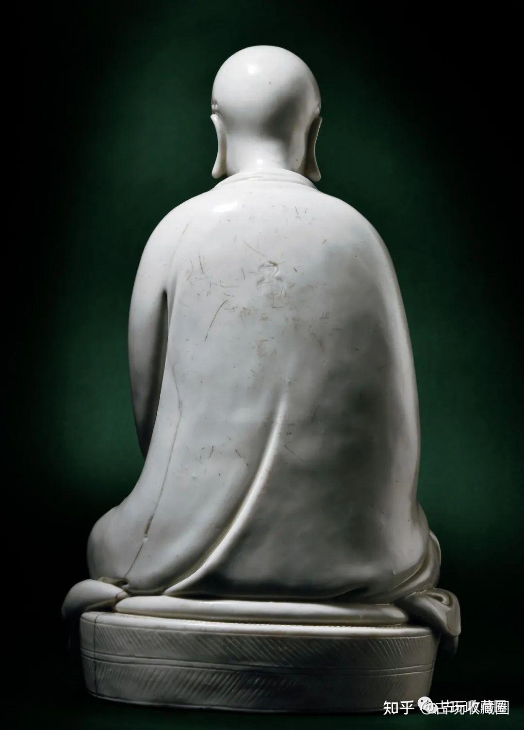 横濱美術】何朝宗(款 白磁徳化窯達磨坐像擺件 ☆中国古玩骨董(同