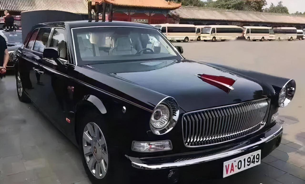 它还有一个大哥叫l9,它属于特殊车型,国庆阅兵专用车就是基于l9打造的