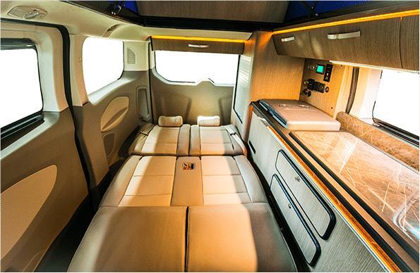 受人推崇的旅居车长什么样看看福特途睿欧的升顶房车