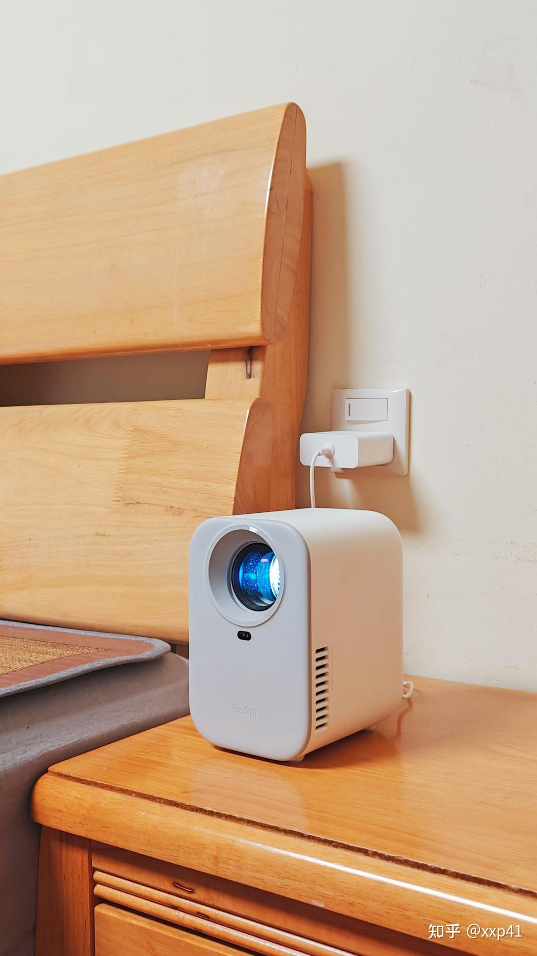 小空间看巨幕,年轻人的第一台投影仪:redmi投影仪 lite 版