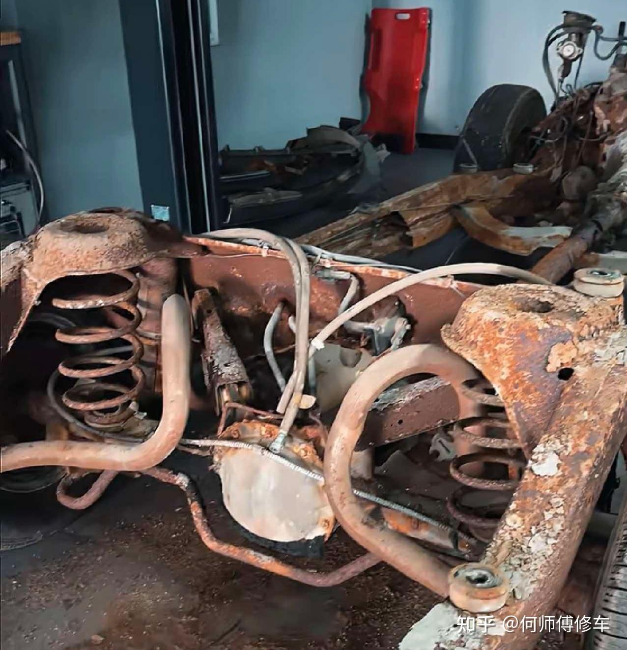 底盘装甲只是喷一层黑漆?我在青岛修了27年底盘,告诉你真正的防锈长什么样
