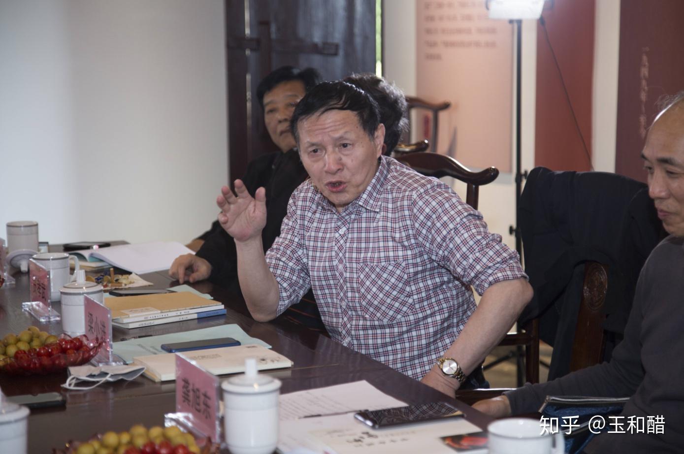 粱小进先生发言▲贺孝武先生发言▲任剑波先生发言▲汤青峰先生发言