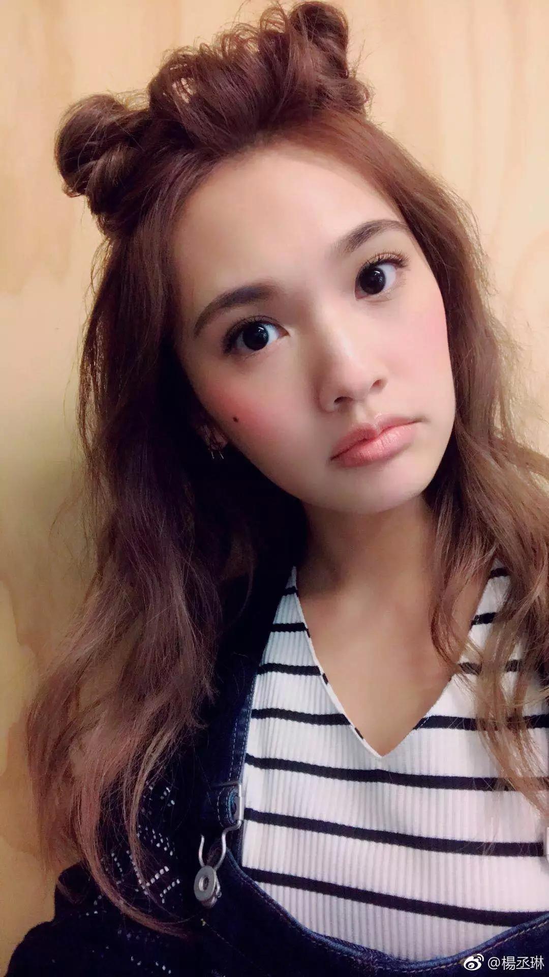 33岁的杨丞琳与爱正经搞笑的李荣浩爱得深出道17年依旧少女颜