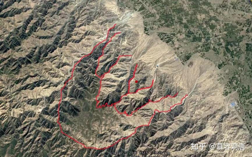 西北勝族涼州祁連有大墓牛崗僻壤馬鬣開墳地踞龍堆