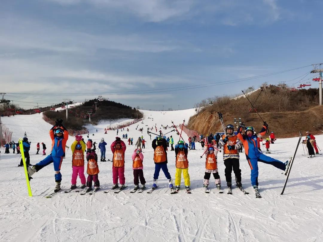 近期,在原本安全保障的基础上,斯奇曼滑雪石景山郎园park门店率先全员