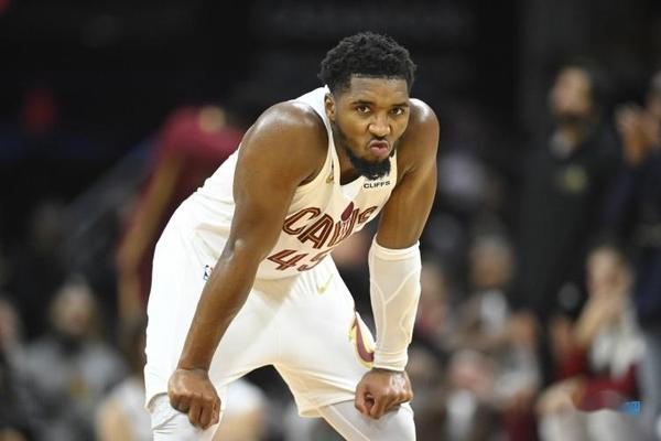 米切尔伤退引发担忧 医学检测结果即将公布影响后续赛程安排