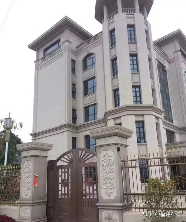 别人家的大门和围栏让人羡慕不已全用大理石华丽又大气