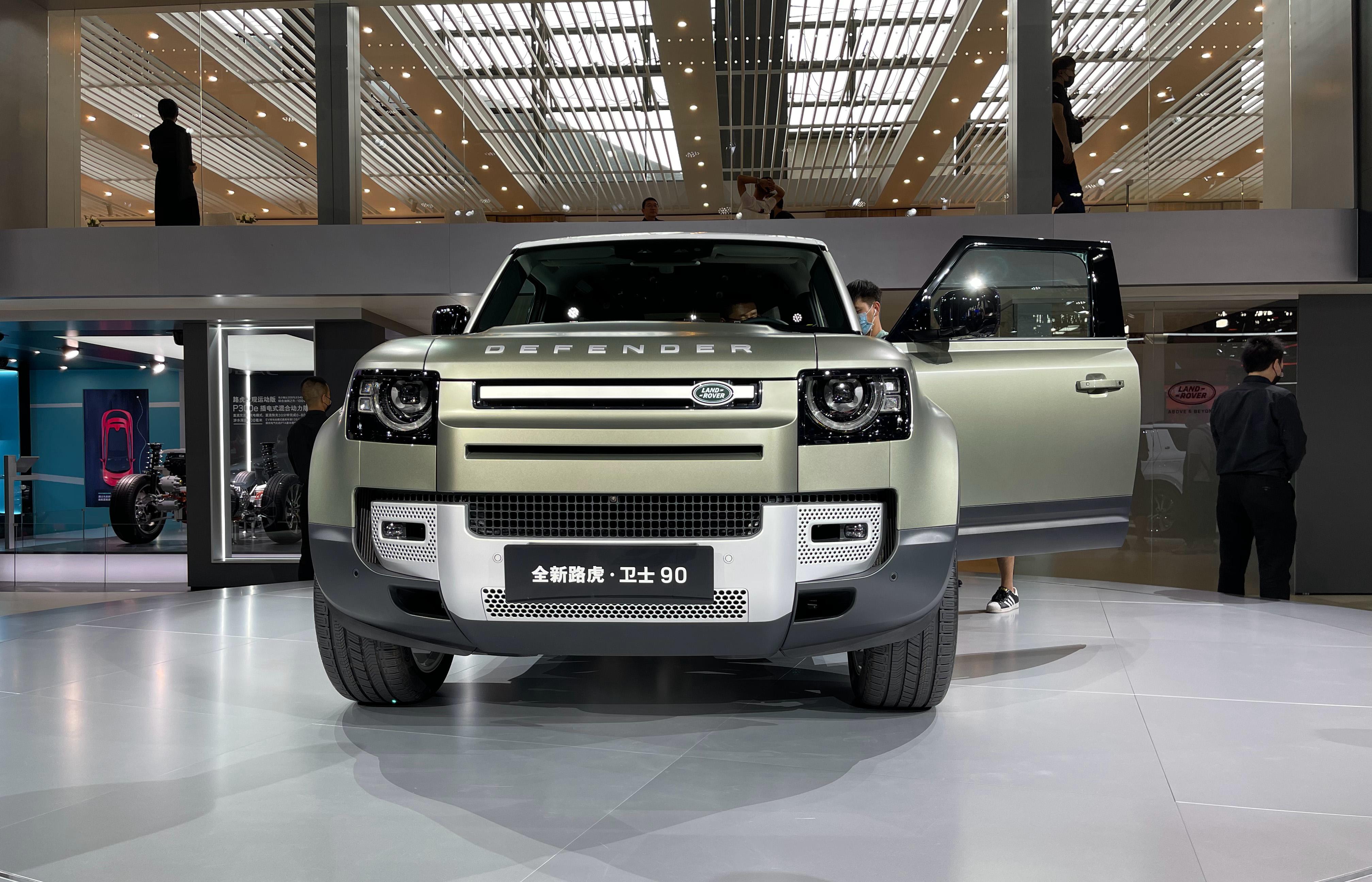 全新路虎卫士90广州车展首发搭载30t六缸发动机