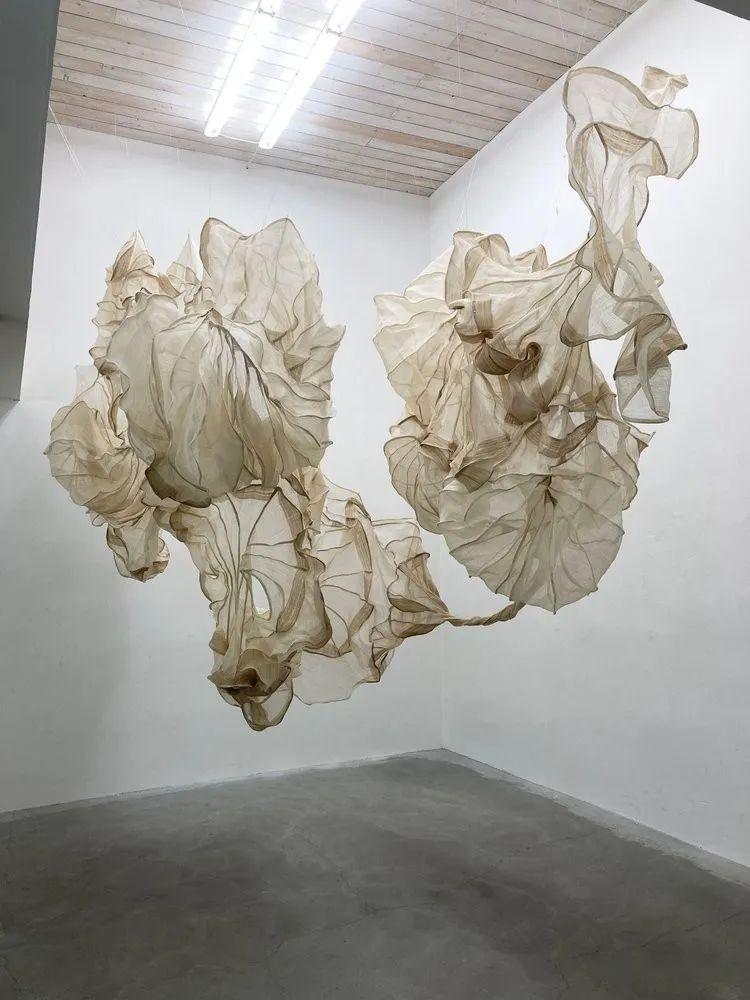 瑞典纺织艺术家dianaorving充满感性的美丽褶皱织物