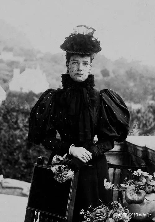 黑色系优雅19世纪的欧洲丧服时尚