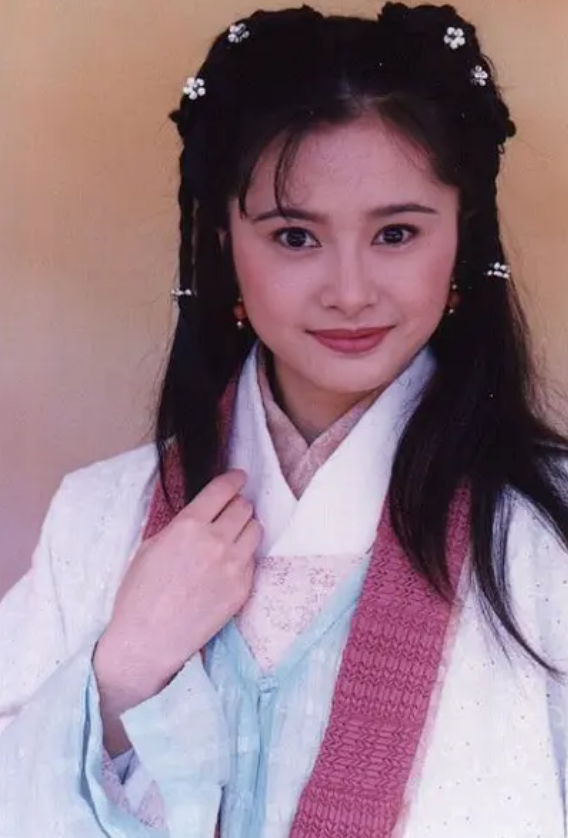 如何评价何美钿