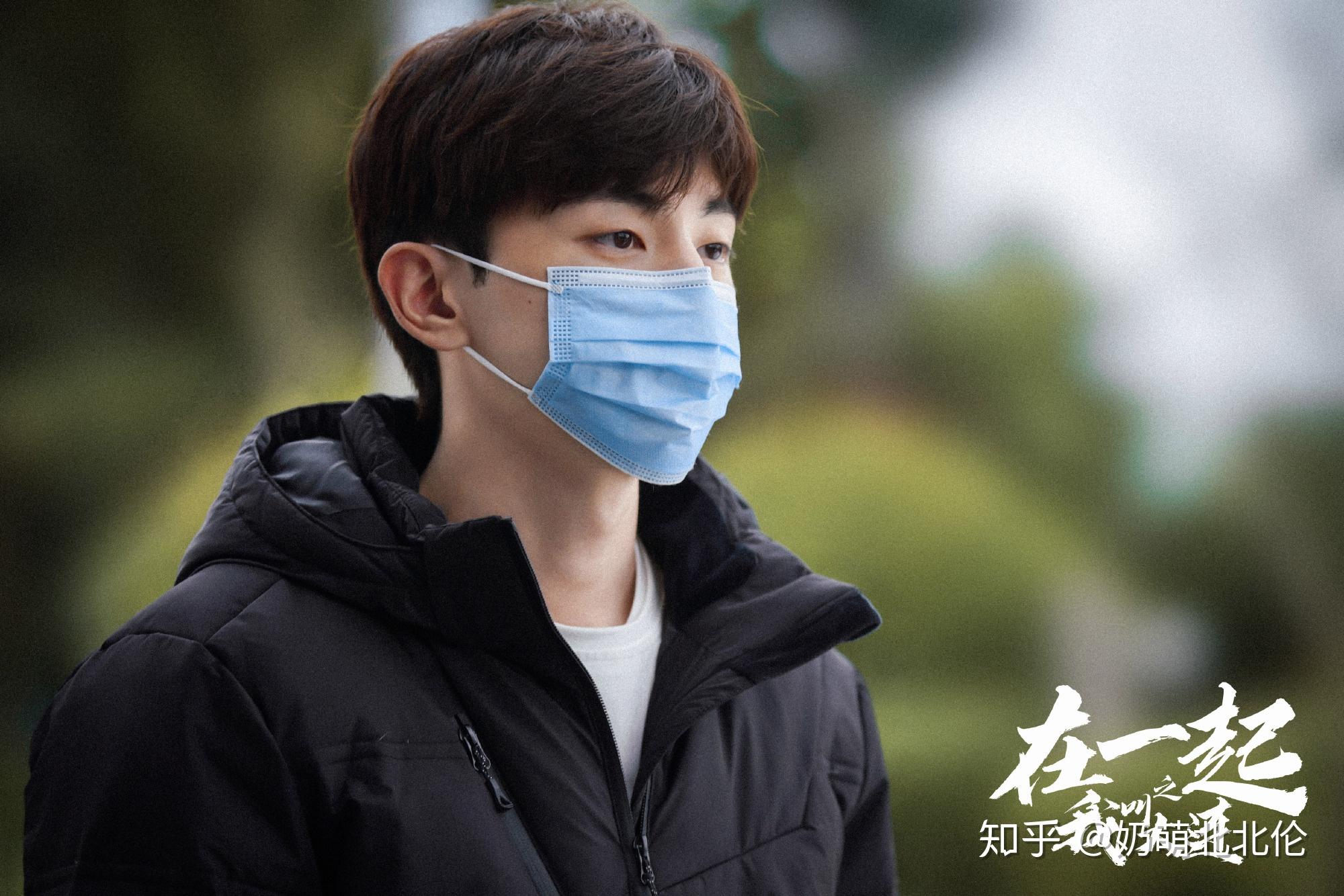 2020年的新年伊始,一场疫情改变了我们每个人原有的生活轨迹,邓伦也不